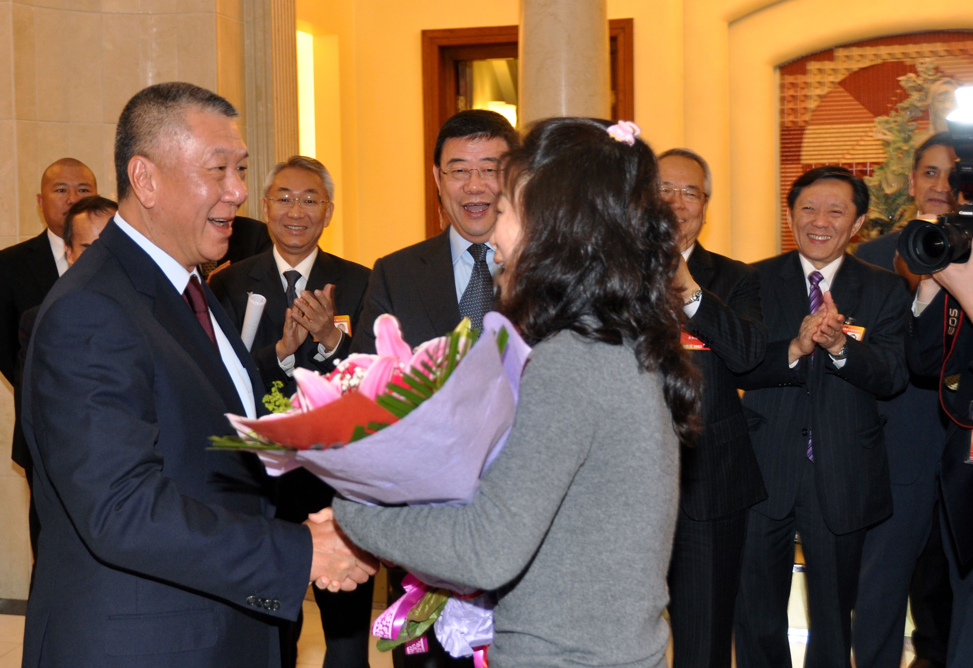 澳區委員祝賀何厚鏵當選全國政協副主席.JPG