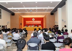 [28]大家細心聆聽崔博士講話