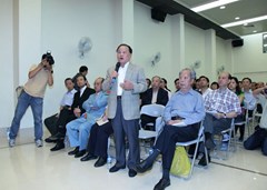 [17]柬華聯誼會會長、本會副會長畢明發言
