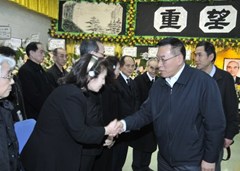 梁披雲老先生過世照片