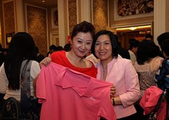 漂亮鮮艷的T恤