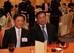黎振強會長(左)與林軍主席合照