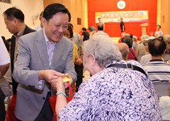 澳門僑界中秋送溫情