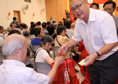 澳門僑界中秋送溫情