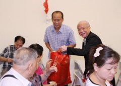 澳門僑界中秋送溫情